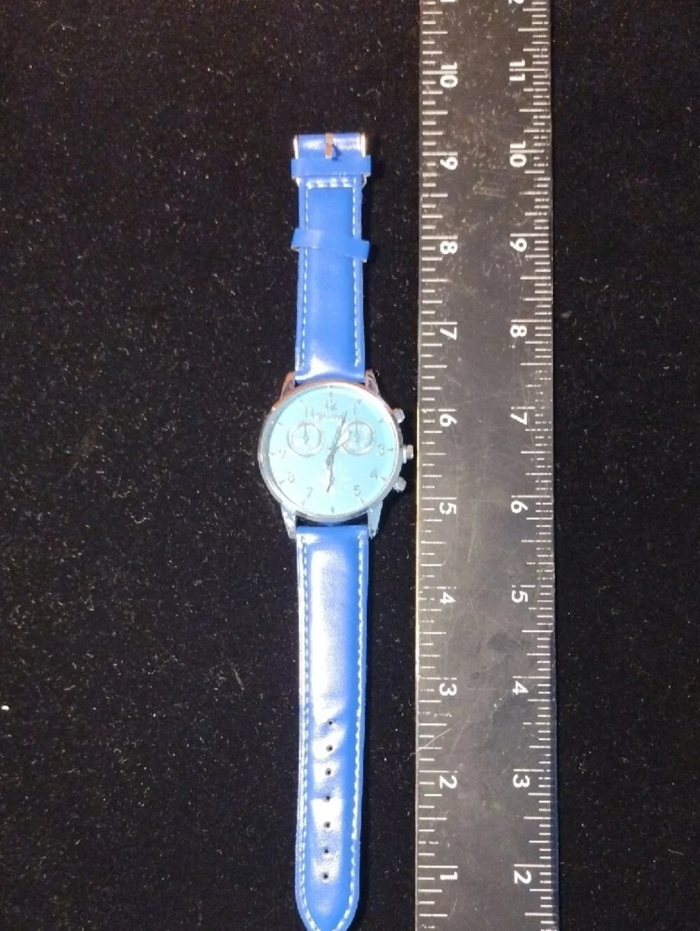 Blue Men's Fashion Watch - Stylish Casual Accessory